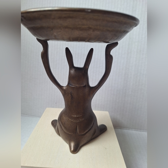 Vintage Brass Rabbit Butler Holding Display Tray | Gold Bunny with Dish . - Picture 4 of 6